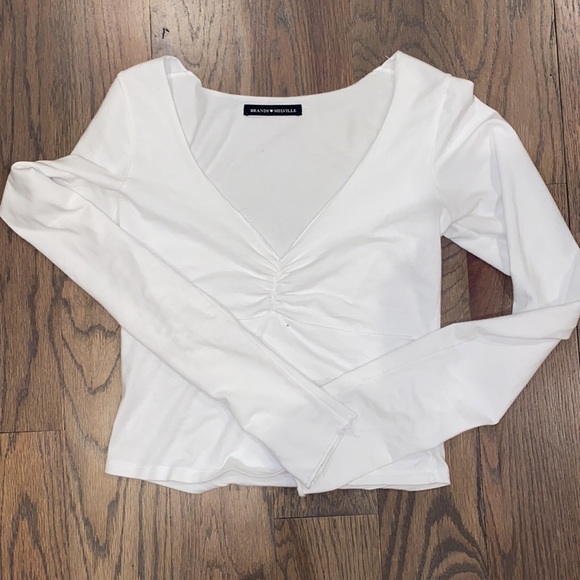 BRANDY MELVILLE top :) - Picture 2 of 5